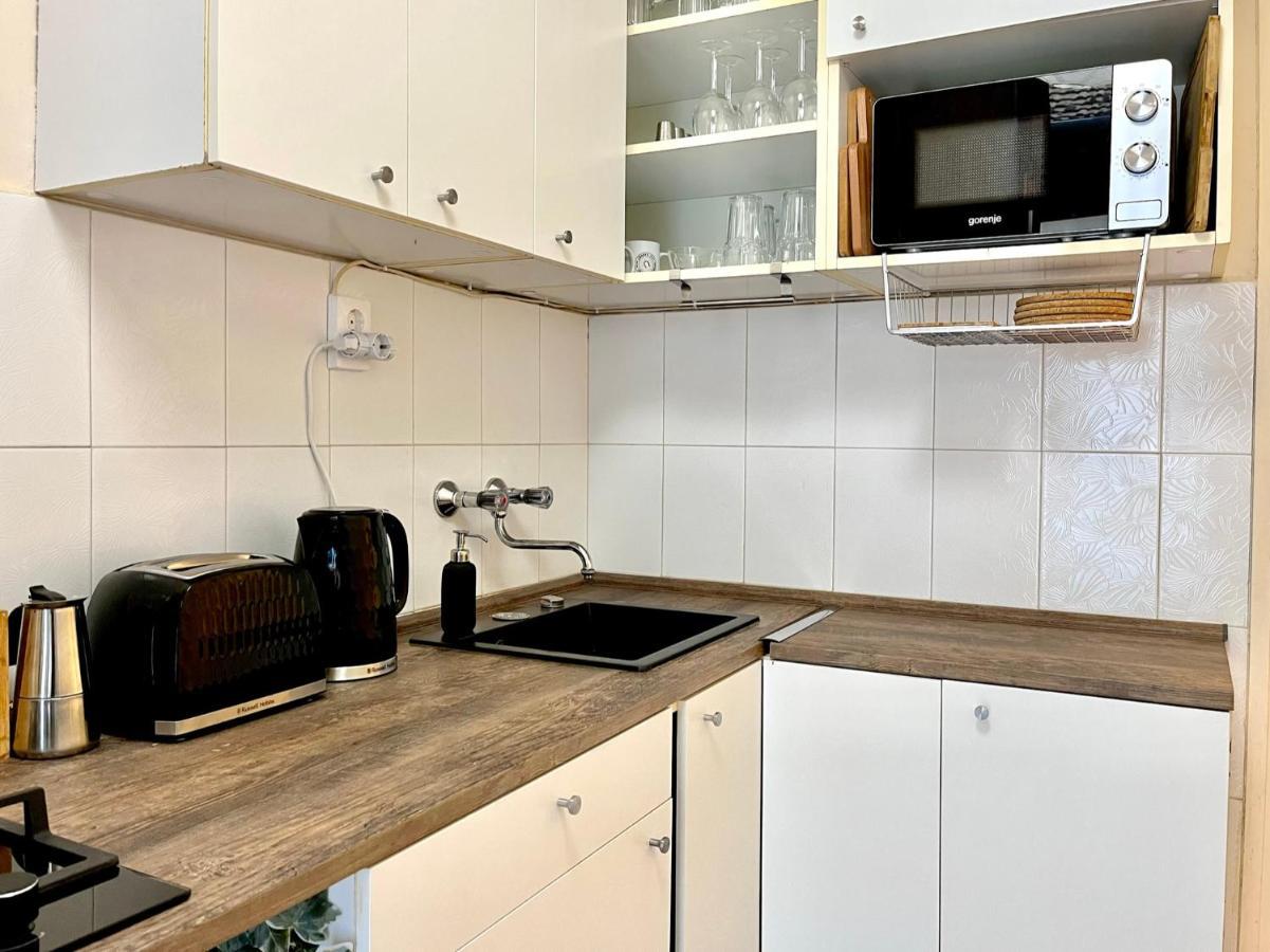 Apartment With Free Parking Budapest Luaran gambar