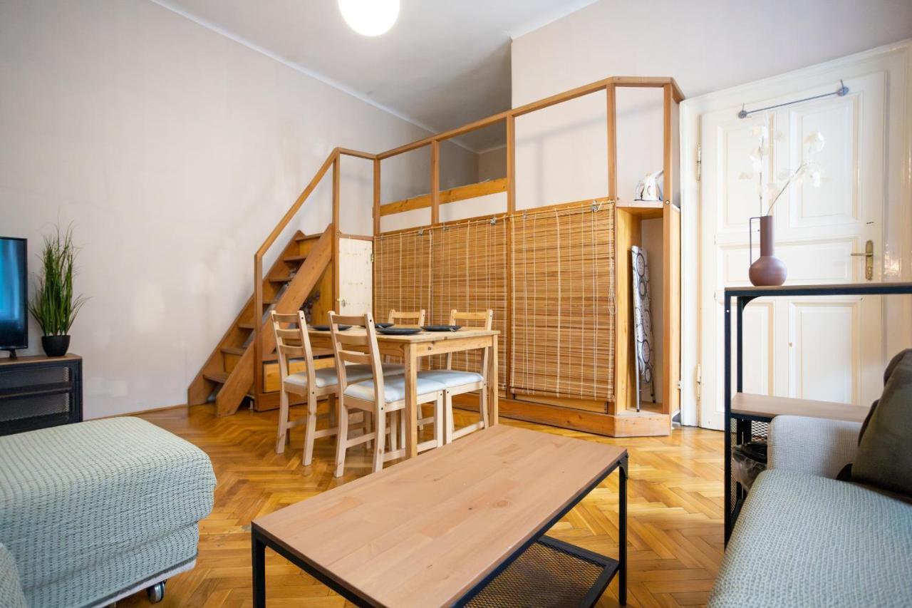 Apartment With Free Parking Budapest Luaran gambar